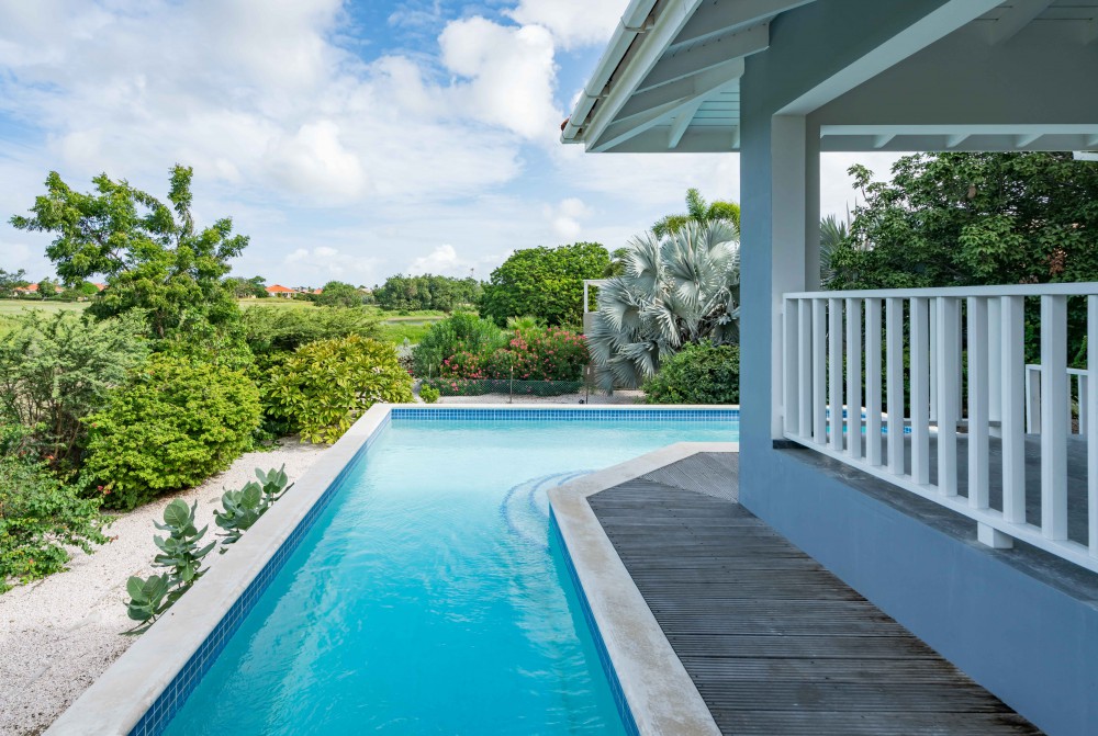 Blue Bay Beautiful family home alongside the golf course. Blue Bay